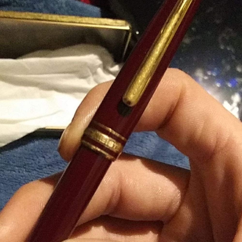 One- Burgundy an gold Montblac Meisterstuck pen!